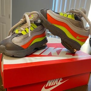 Nike unisex 5c shoes